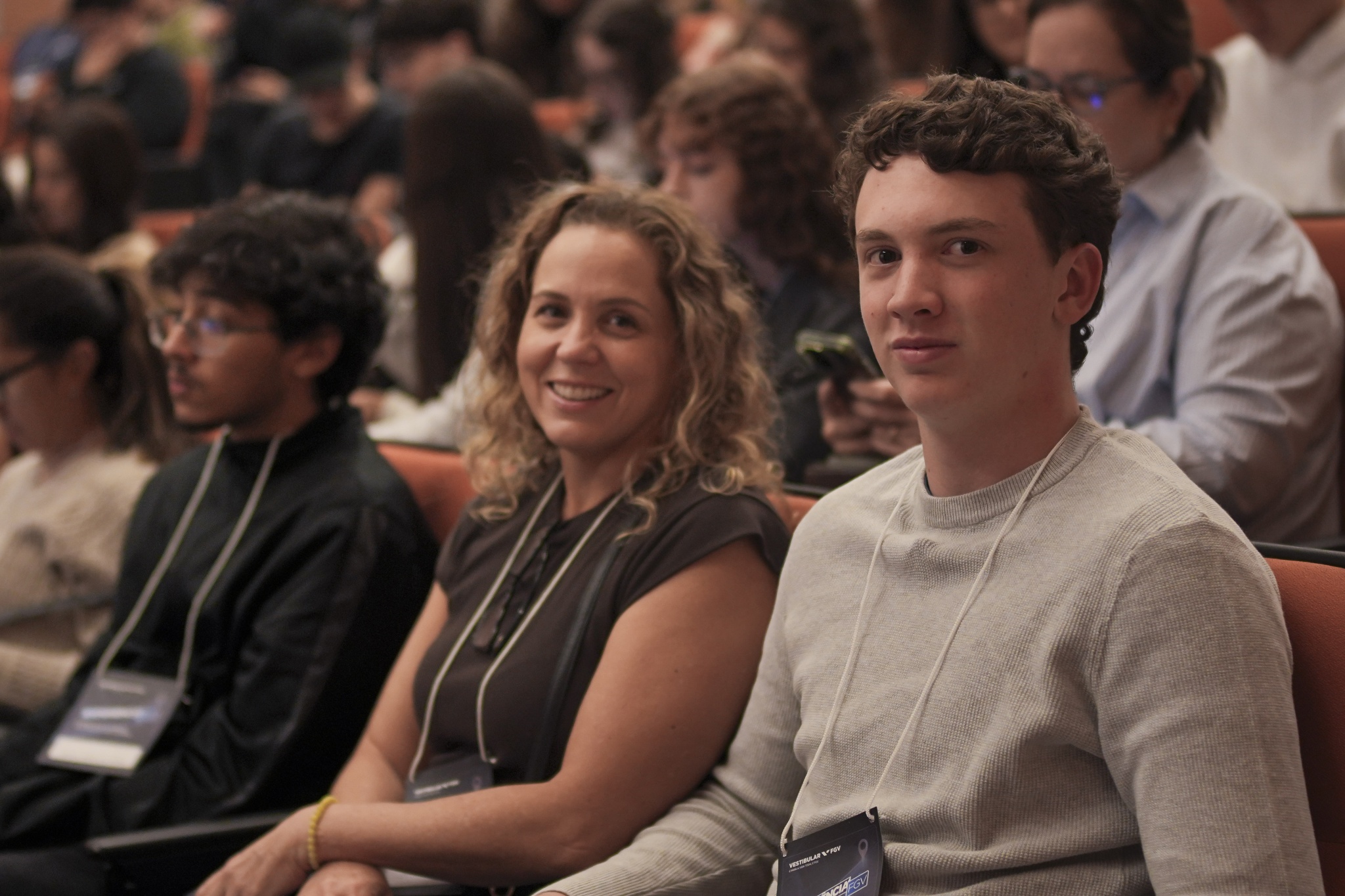 duas pessoas no evento Experiência FGV