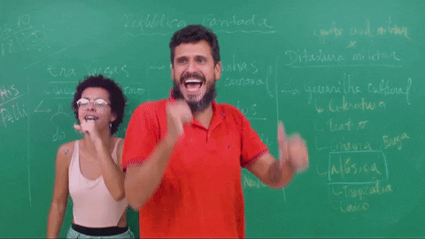 professores em sala de aula felizes